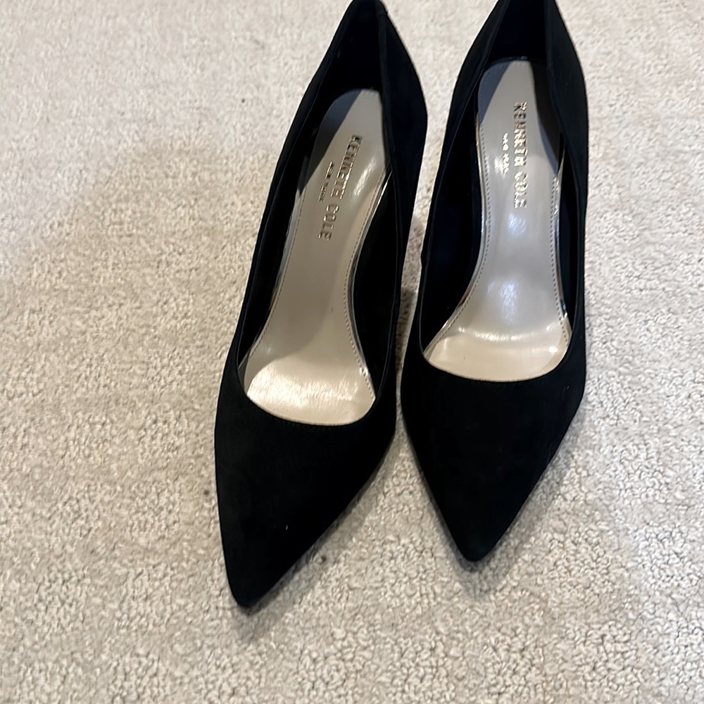 Kenneth Cole NewYork Size 9M Suede Pumps with Metal accented heel . Worn once